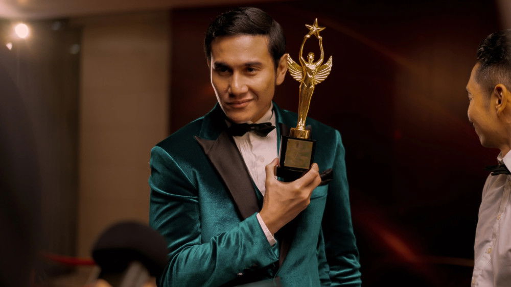 Lạc Trong Hào Quang