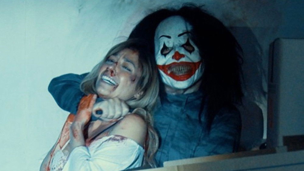 Ngôi Nhà Trên Mảnh Đất Ma Ám