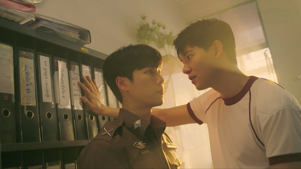 Yêu Nhầm Cảnh Sát